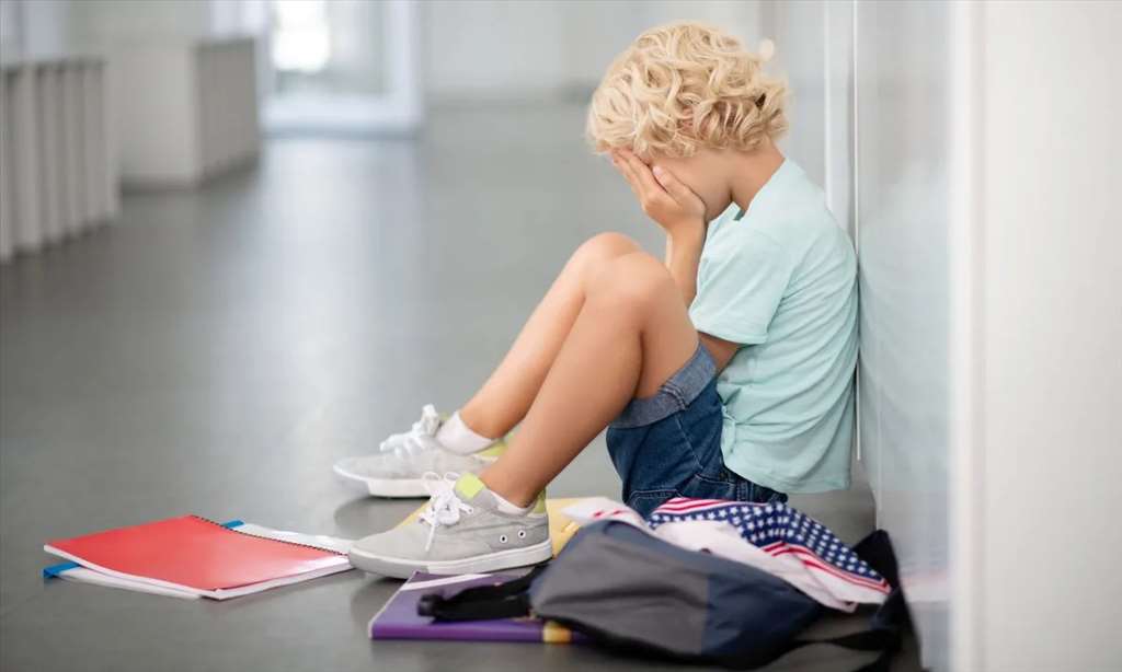 Ξεσπάσματα γκρίνιας μετά το σχολείο: Πώς να τα αντιμετωπίσετε