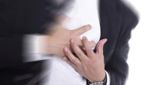 Τι να κάνετε αν πάθετε έμφραγμα ενώ είστε μόνοι